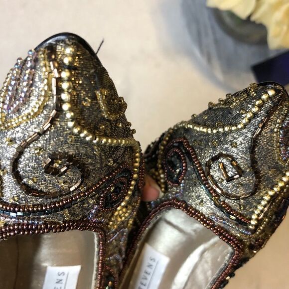 New Valerie Stevens beaded gold pumps - Picture 11 of 11